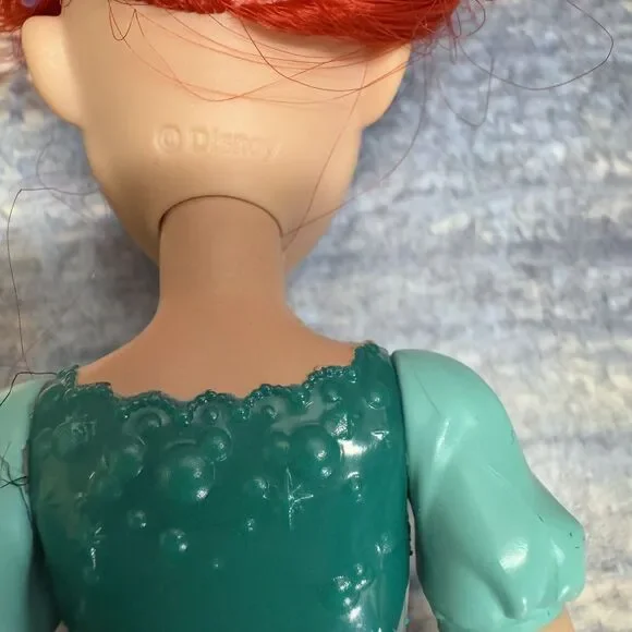 Hasbro 2018 Disney the Little Mermaid Royal Shimmer Princess Ariel Doll - Picture 5 of 6